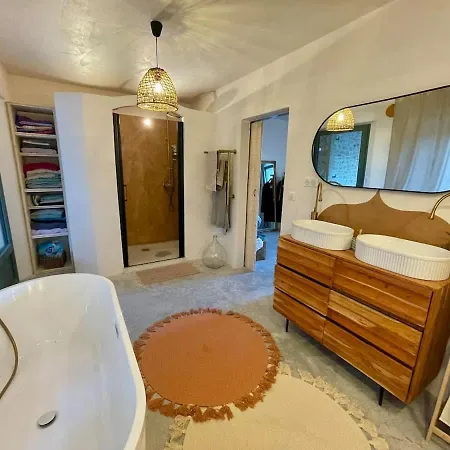 Mas En Pierre, Avec Jacuzzi Et Piscine Chauffee *