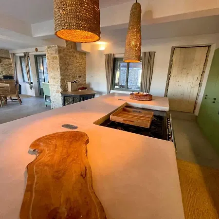 Mas En Pierre, Avec Jacuzzi Et Piscine Chauffee Tresques
