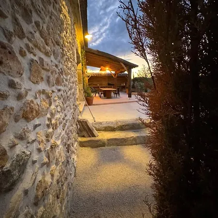 Mas En Pierre Calme Et Confort Tresques